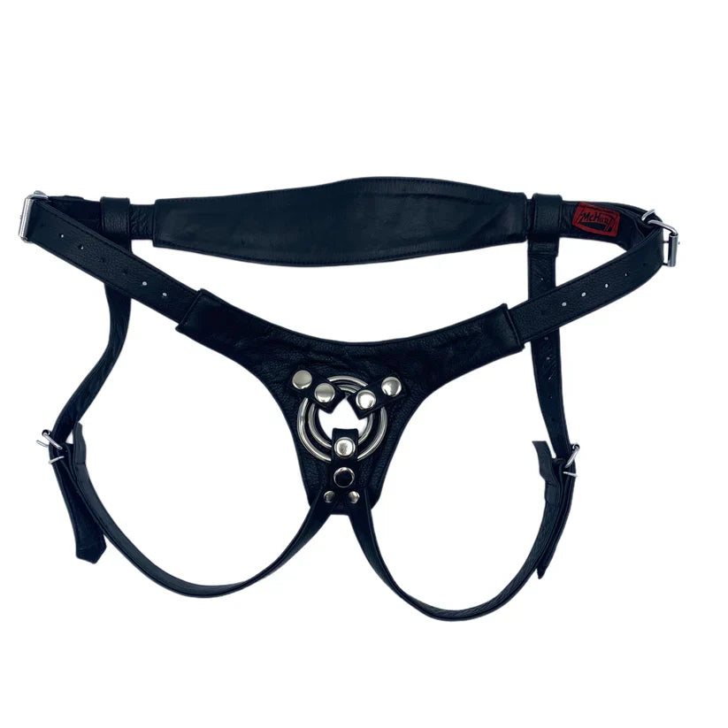 Udvalg af forskellige strap-on-harness og strap-on-dildoer.